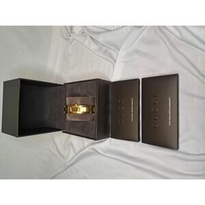 Authentic Gucci 4600L Gold Tone Women's Watch - Swiss Made - Box/Docs - NEW BATT